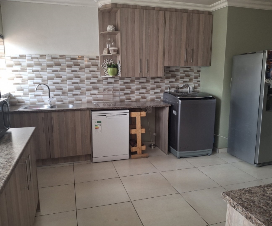 4 Bedroom Property for Sale in Roodia Free State